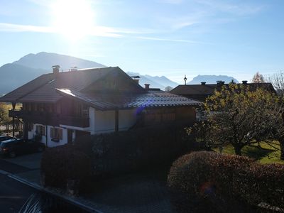 Balkon mit Bergblick auf Fellhorn und Zahmer Kaiser