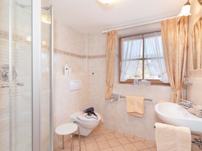 Badezimmer in der Zwei-Raum Ferienwohnung im Landhaus Andrea