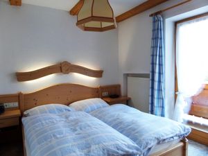 23384911-Ferienwohnung-4-Reit im Winkl-300x225-3