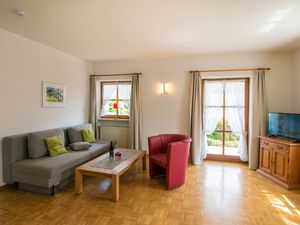 19404641-Ferienwohnung-4-Reit im Winkl-300x225-4