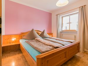 19404641-Ferienwohnung-4-Reit im Winkl-300x225-5