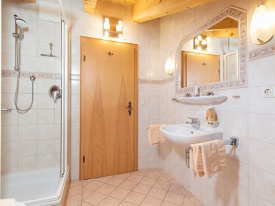 Badezimmer in der Ein-Raum Ferienwohnung im Landhaus Andrea