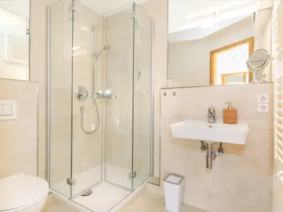 Neu renoviertes Walmberg-Bad