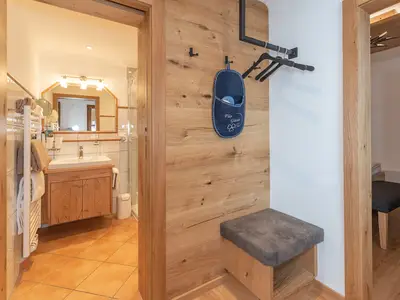 Herzlich willkommen fühlen Sie sich bereits beim Betreten der Wohnung durch einen separaten Eingang.