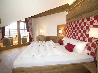 Von der Sonne wachkitzeln lassen und den Tag mit diesem Ausblick beginnen: Ein Urlaub bei uns kann so schön sein!