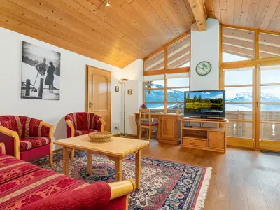 Exclusive-3-Raum-Dach-Wohnung Kaiserblick mit Balkon