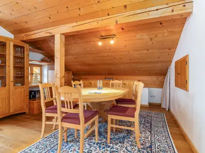 Exclusive-3-Raum-Dach-Wohnung Kaiserblick mit Balkon