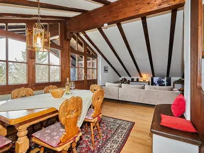 Traumwohnung Nr. 5, Essplatz