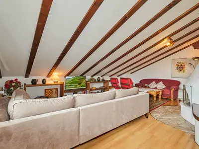 Wohn-Landschaft mit offenen Kamin