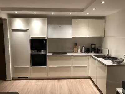 Küche mit Induktionsherd