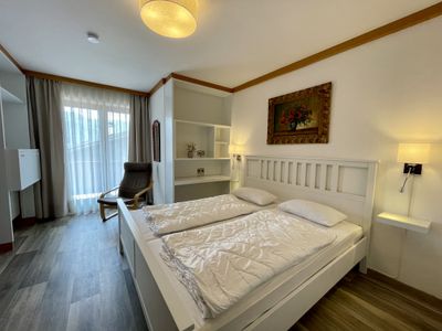 Schlafzimmer 2 mit Bad und Balkon