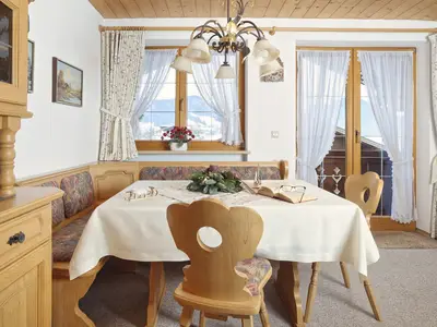 Essbereich von der Küche aus gesehen