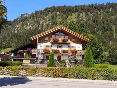 das Gästehaus Münchner Kindl im Sommer