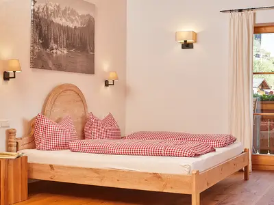 Schlafzimmer 1