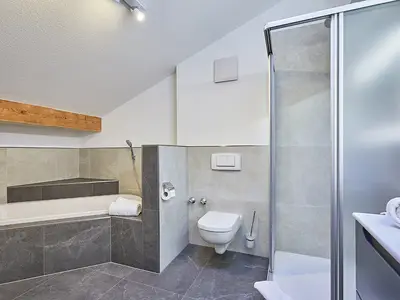 Badezimmer 1 Ferienwohnung Kaiserblick