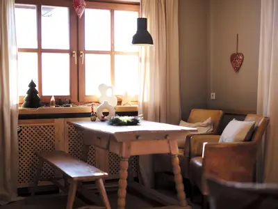 Wohnzimmer mit gemütlicher Sitzecke