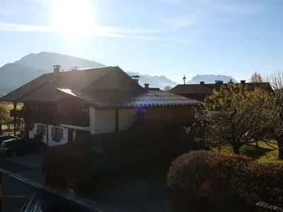 Balkon mit Blick auf Fellhorn und Zahmer Kaiser