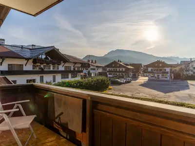 Kaiserblick - Bergblick vom Süd-Westbalkon, der Südbalkon verfügt über einen Blick in unseren Garten