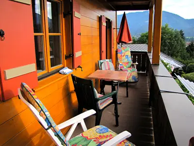 Balkon mit Blick aufs Kaisergebirge