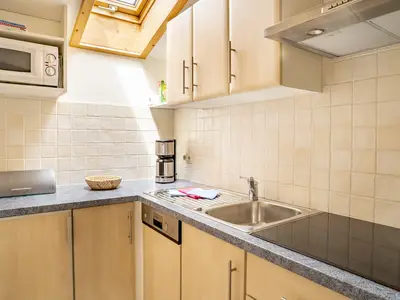 Küche mit Spülmaschine