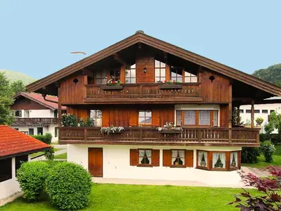 Haus in der ruhigen Siedlung am Loferpark