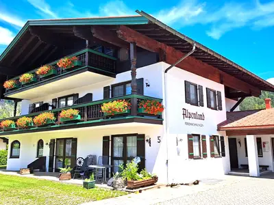 Das Haus Alpenland in der Frühlingstraße