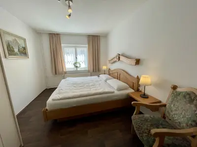 Schlafzimmer 1