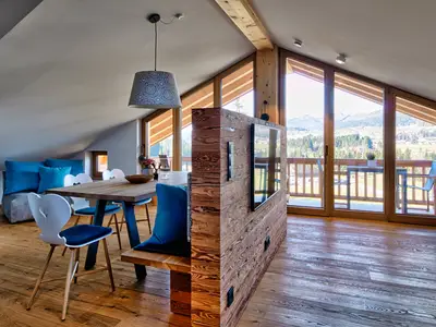 designchalets auf 685 gipfelhütte Eßbereich Fernseher