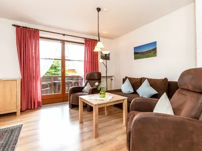 Wohnbereich mit Balkonzugang