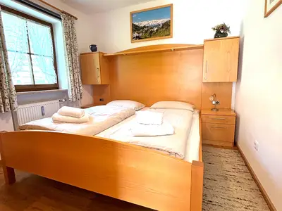 Das Schlafzimmer mit Doppelbett