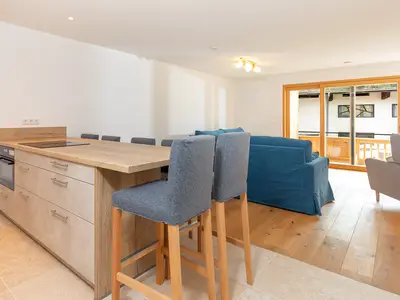 Esstisch mit integriertem Ofen und Induktionsherd