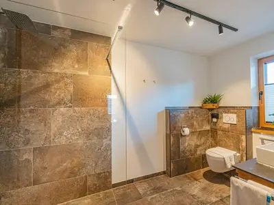 Badezimmer Ansicht 2