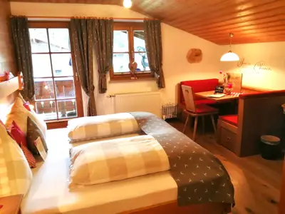 Apartment "Zwerchenberg": ein Kuschelnest zum Wohlfühlen für Paare & Singles mit großen Balkon und Naturblick......