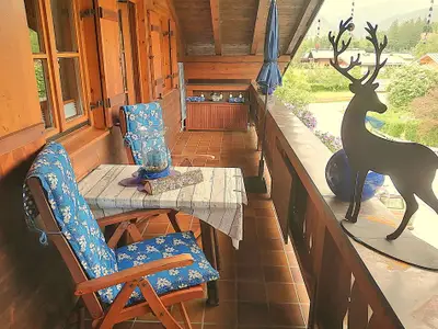 Apartment "Zwerchenberg": großer lauschiger Balkon mit Morgensonne und herrlicher Sitzgelegenheit......