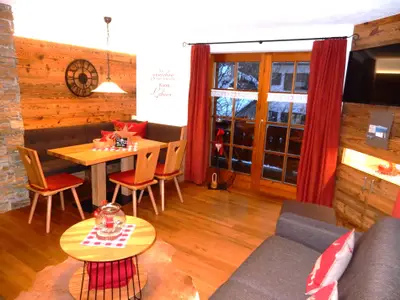 Ferienwohnung " Klausenberg": bezaubernder Wohnraum mit schicker Essecke...