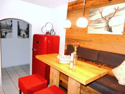 Ferienwohnung "Klausenberg": stilvolle Wohnküche mit schicken Essbereich...