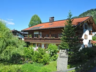Haus im Sommer