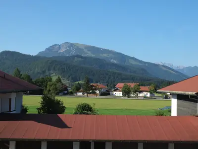 Blick vom Balkon im Sommer