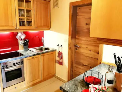 Ferienwohnung "Almgenuss": bestens ausgestatteter Küche mit Spülmaschine...