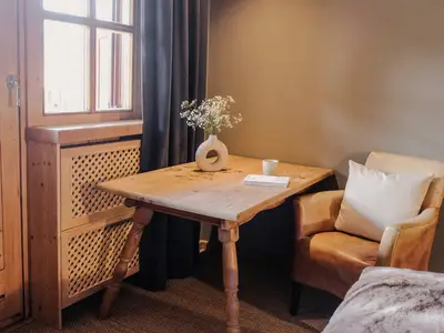 Wohn- und Schlafraum mit Essbereich