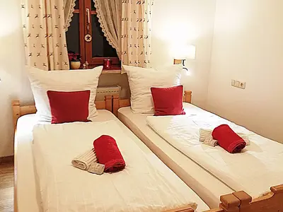 Schlafzimmer mit trennbaren Betten