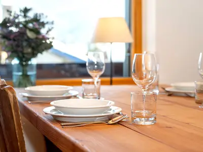 Essbereich mit Bergblick