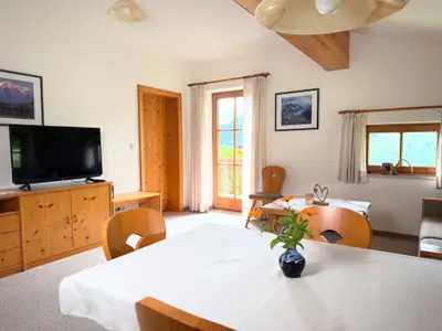 Gästehaus Hausenbauer Kaiserblick TV