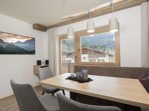 Familienappartement Alpbachtal 3 Wohnzimmer 2 low