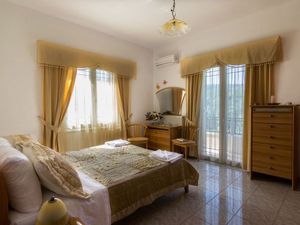 22136839-Ferienwohnung-8-Rethymno-300x225-5