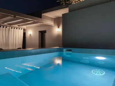 PoolOfHouse