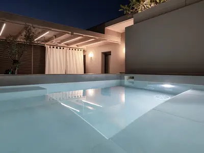 PoolOfHouse