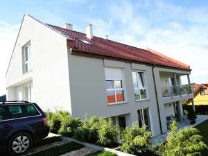 24038812-Ferienwohnung-3-Rewal-300x225-2