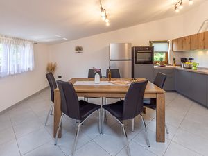 23754535-Ferienwohnung-5-Rezanci-300x225-5