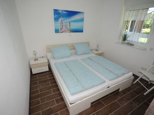 23982535-Ferienwohnung-3-Rhauderfehn-300x225-5